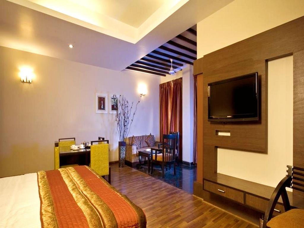 Treebo Premium Relax Inn Patel Nagar Нью-Дели Экстерьер фото